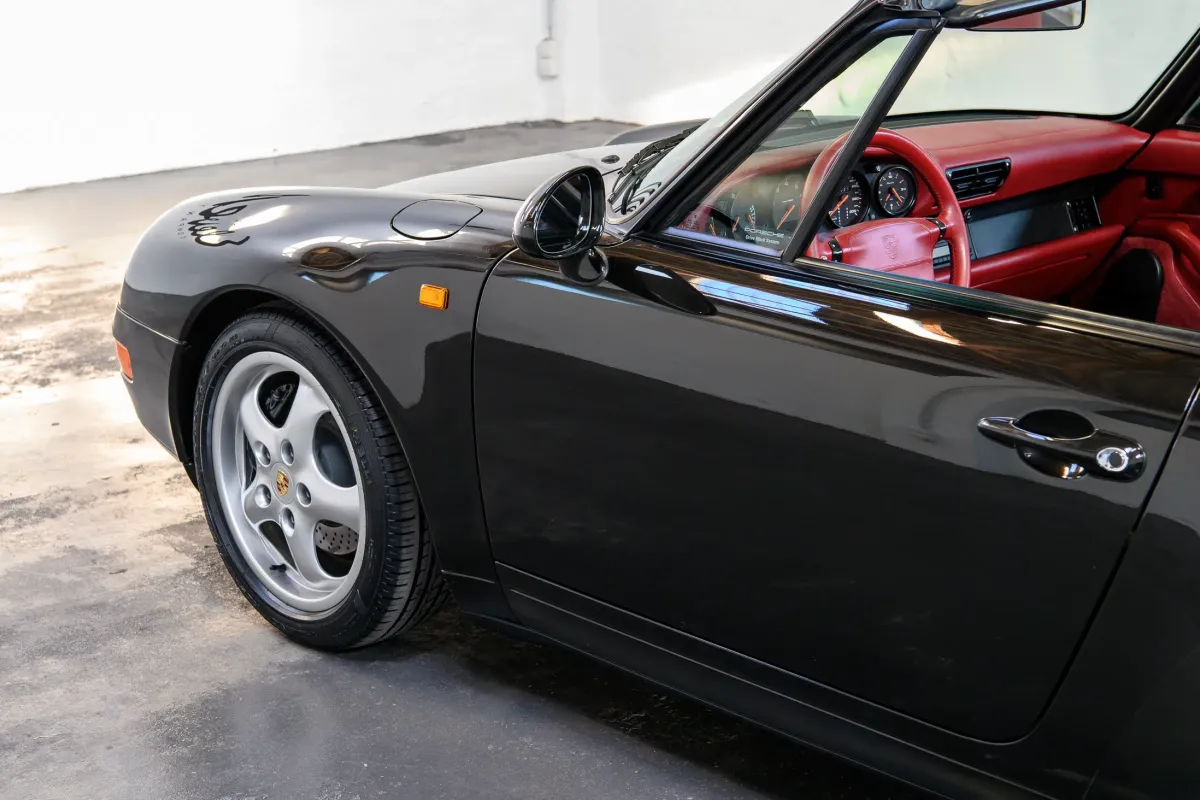 Porsche 993 Carrera Cabrio