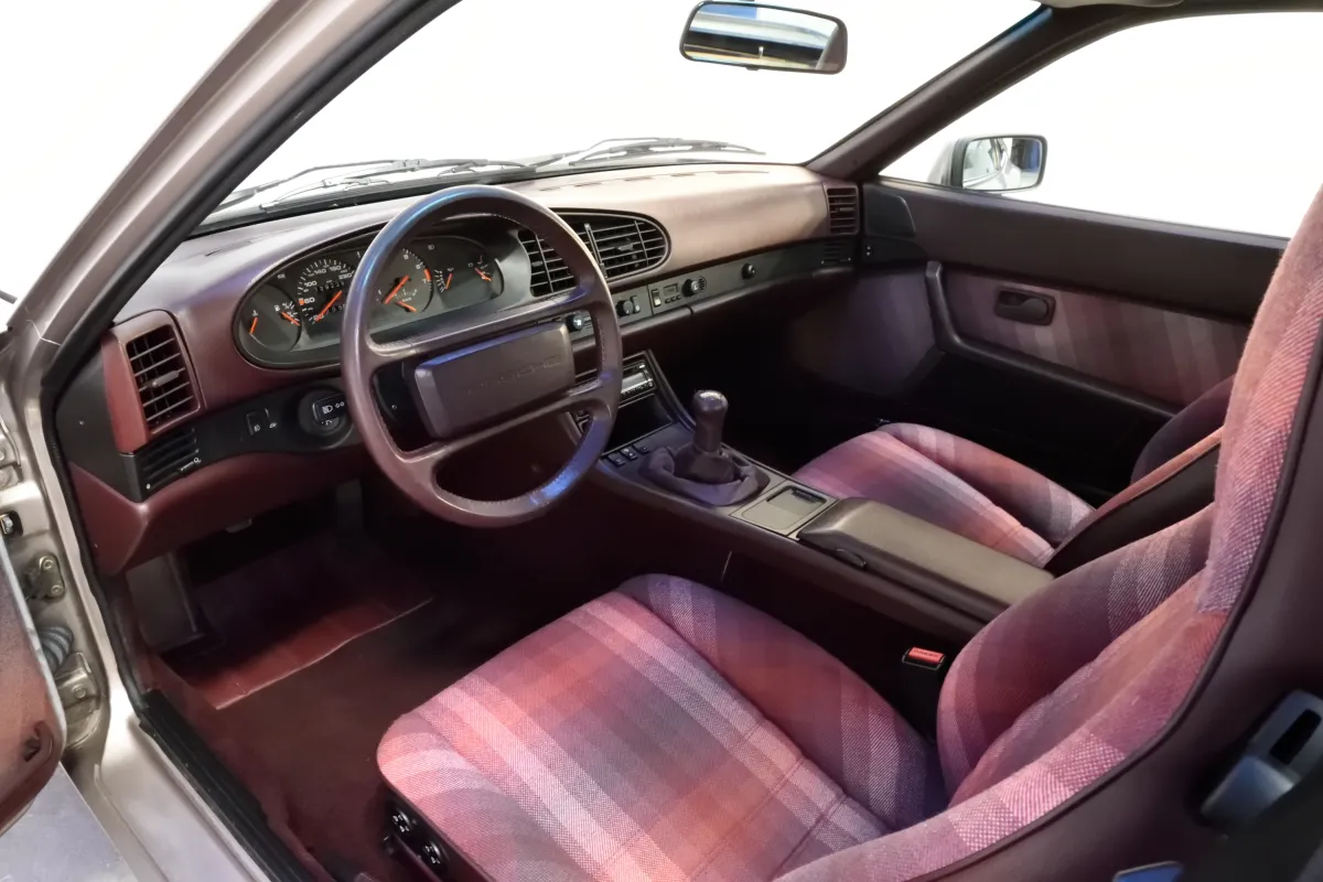 Porsche 944 Turbo S 
