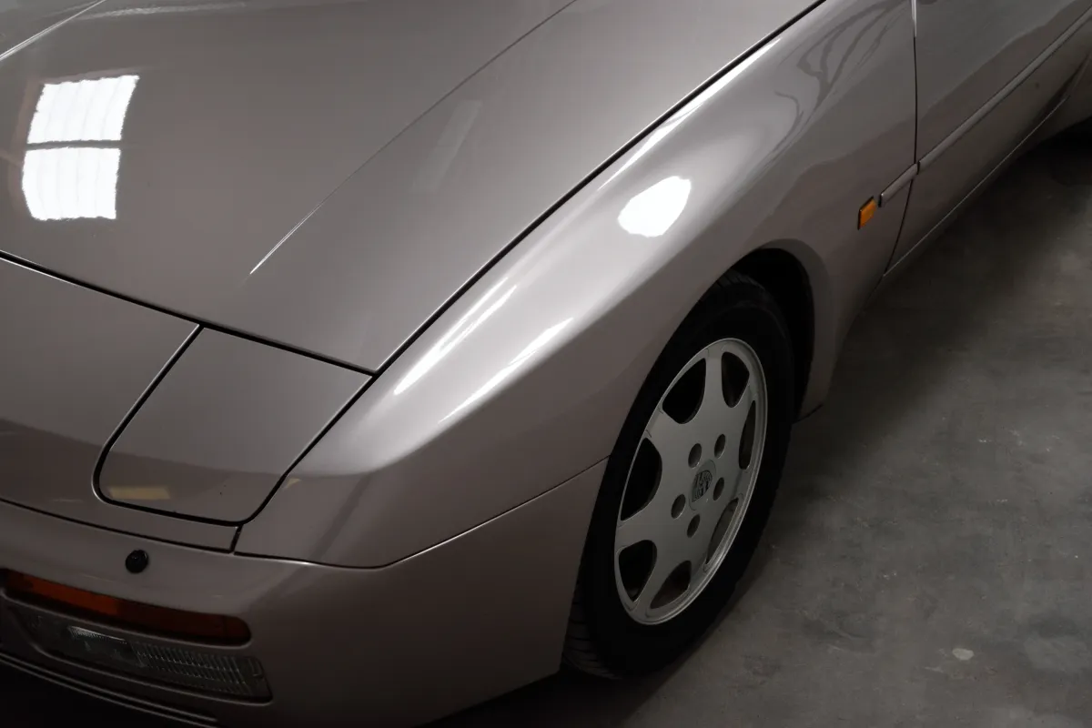Porsche 944 Turbo S 