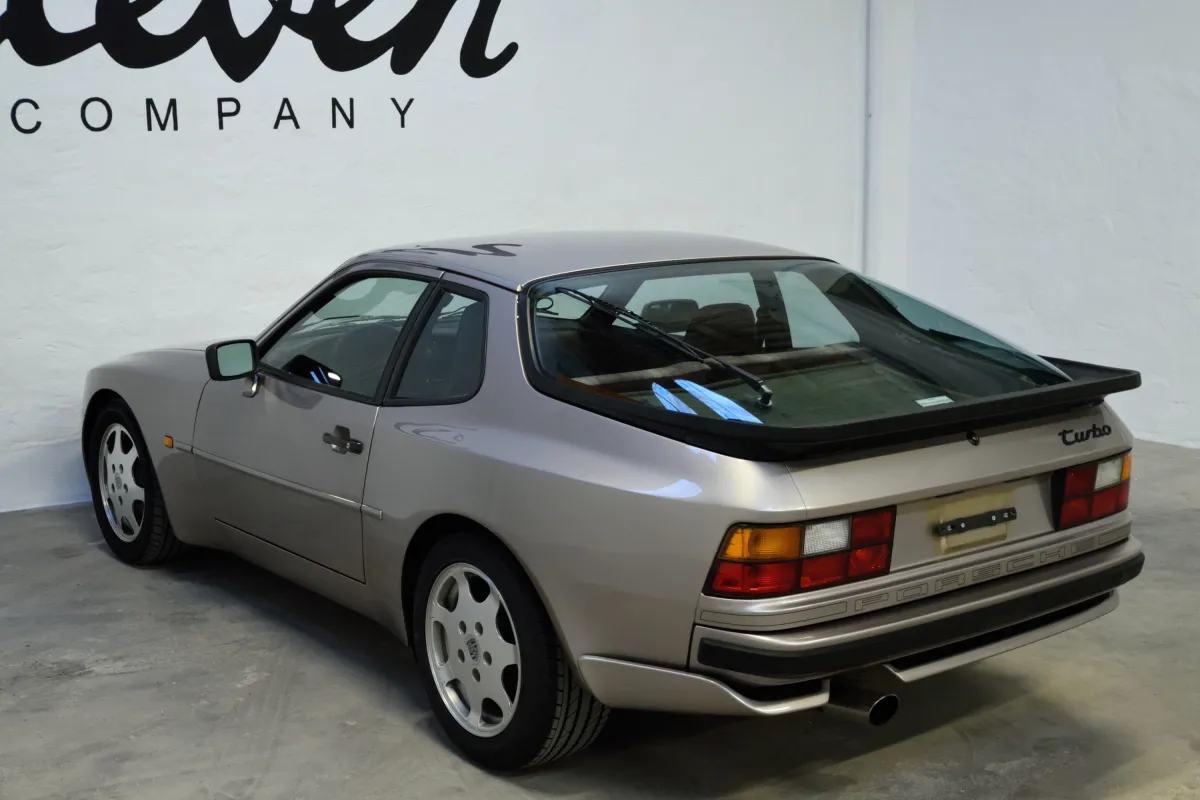 Porsche 944 Turbo S 
