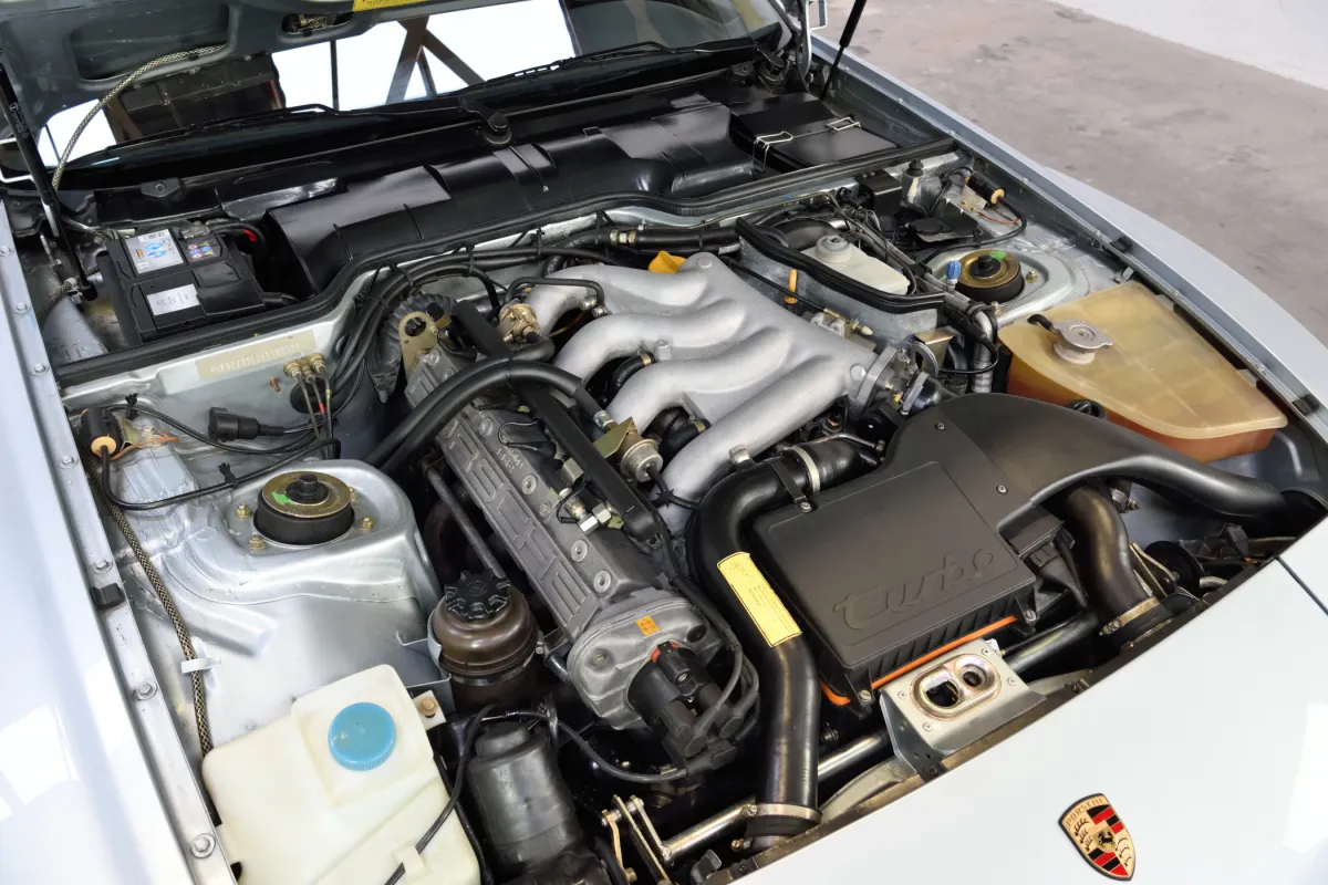 Porsche 944 Turbo S
