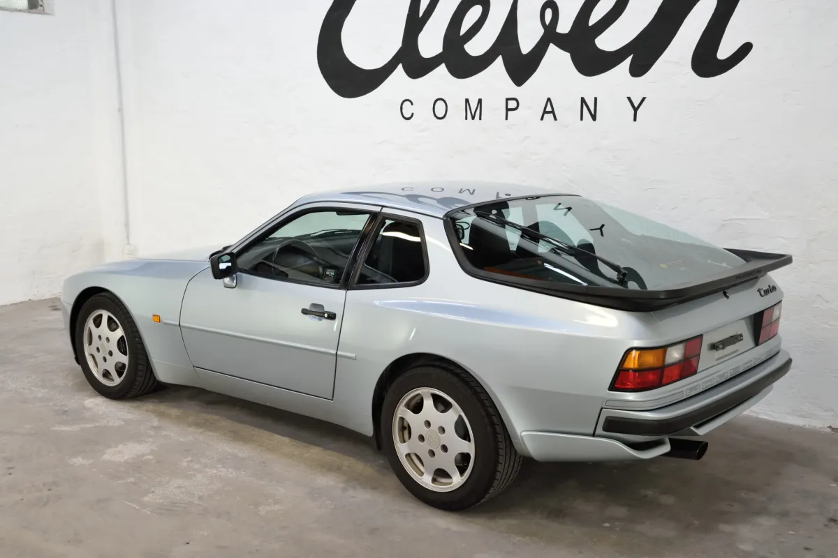 Porsche 944 Turbo S