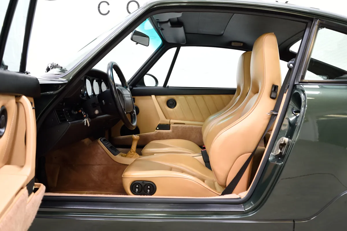 Porsche 964 Carrera 2 oakgreen