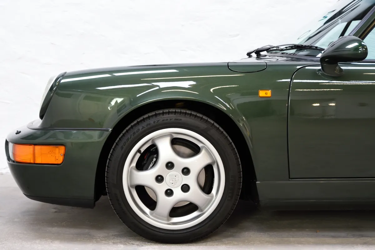 Porsche 964 Carrera 2 oakgreen