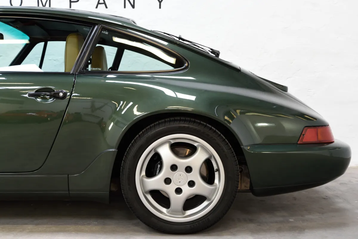 Porsche 964 Carrera 2 oakgreen