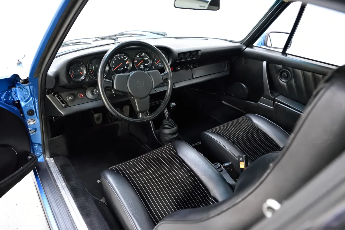 Porsche 911 Carrera 3.0