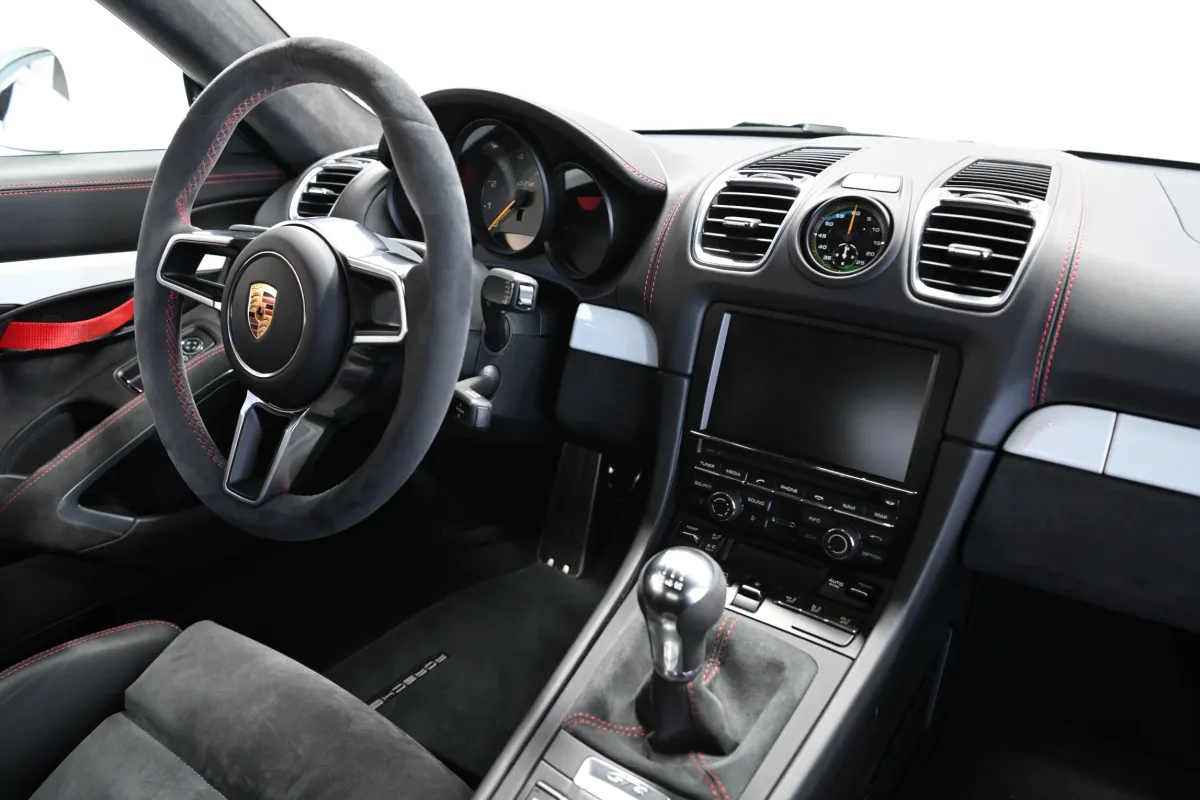 Porsche Cayman GT4