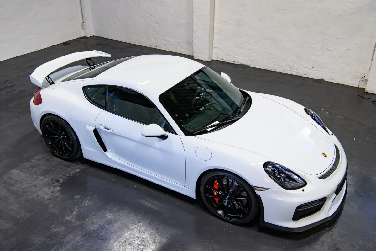 Porsche Cayman GT4