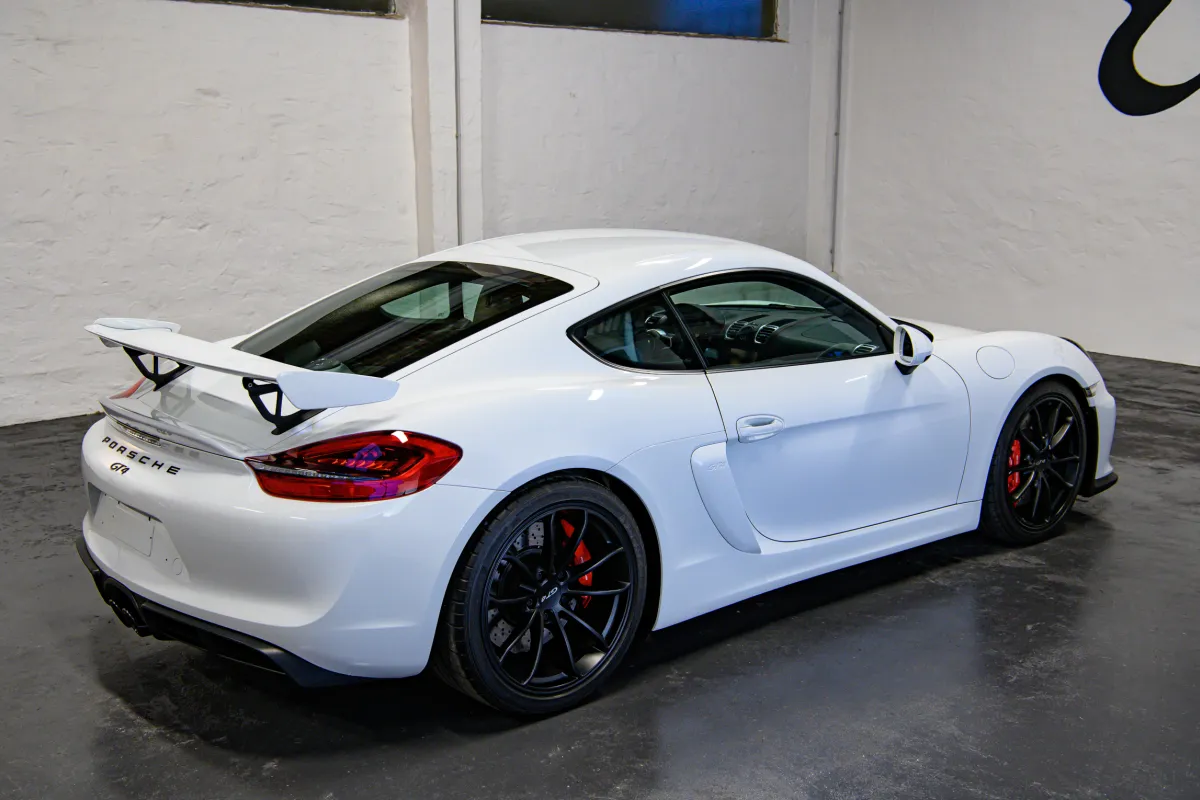 Porsche Cayman GT4
