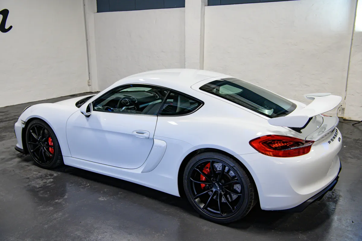 Porsche Cayman GT4