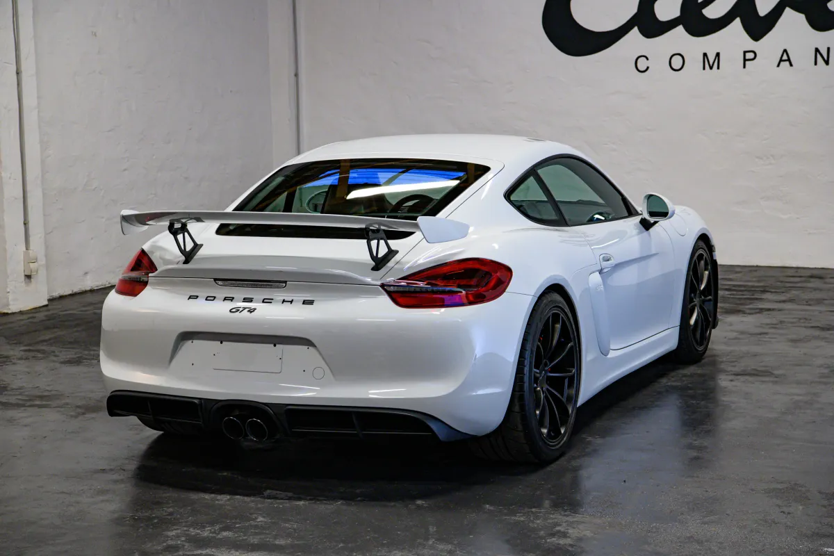 Porsche Cayman GT4