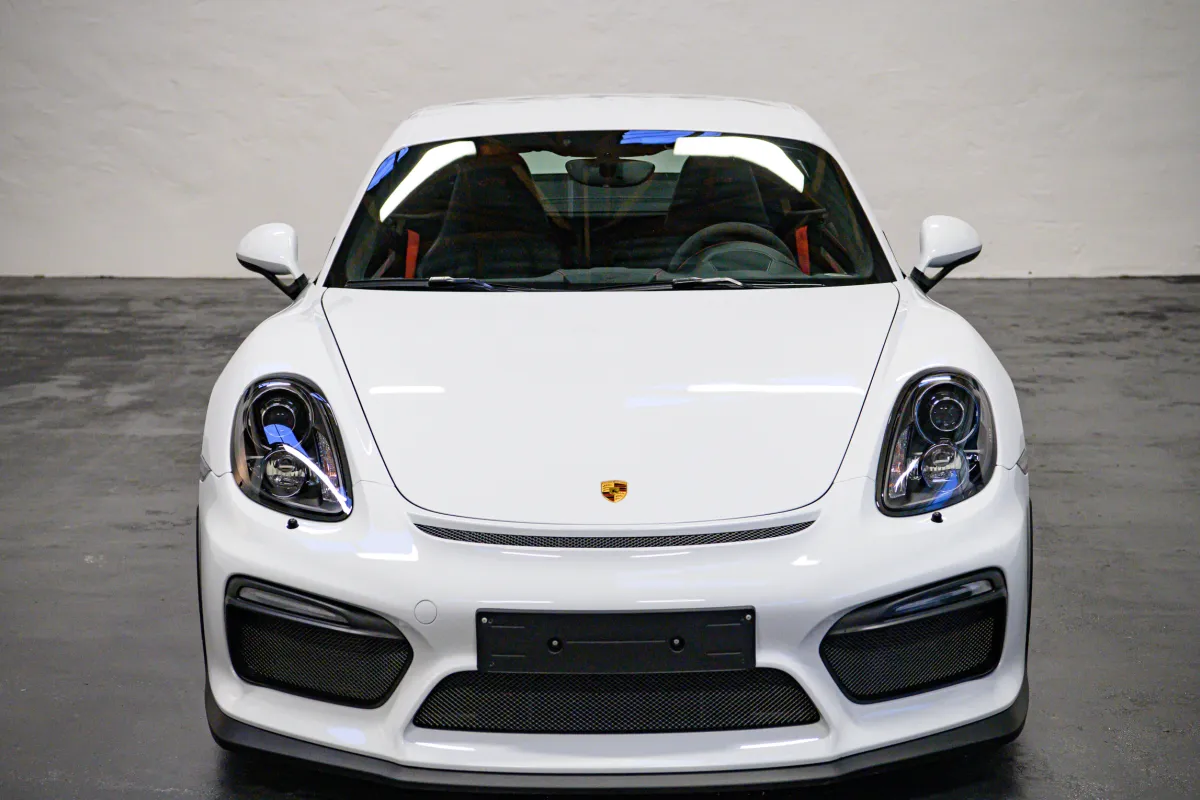 Porsche Cayman GT4