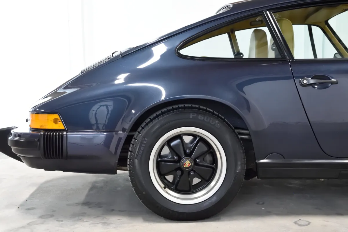 Porsche 911 Carrera 3.2 Interieur nach Wahl