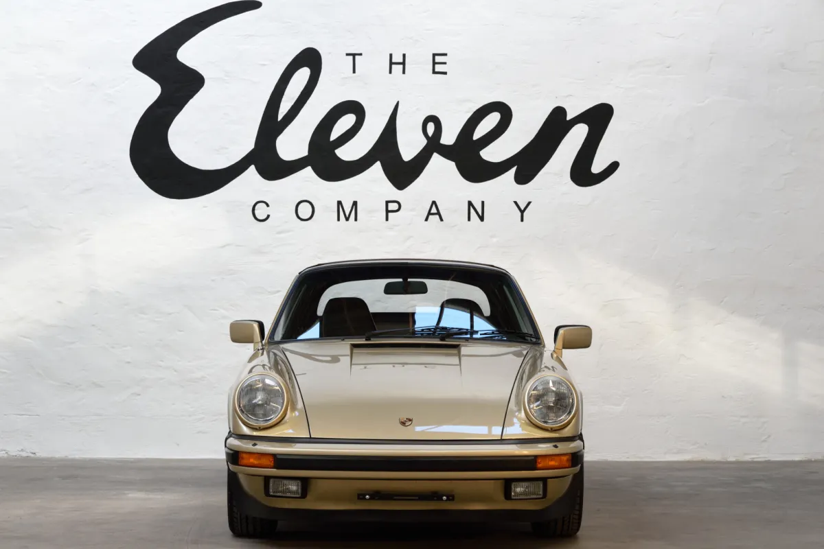 Porsche 911 light bronze