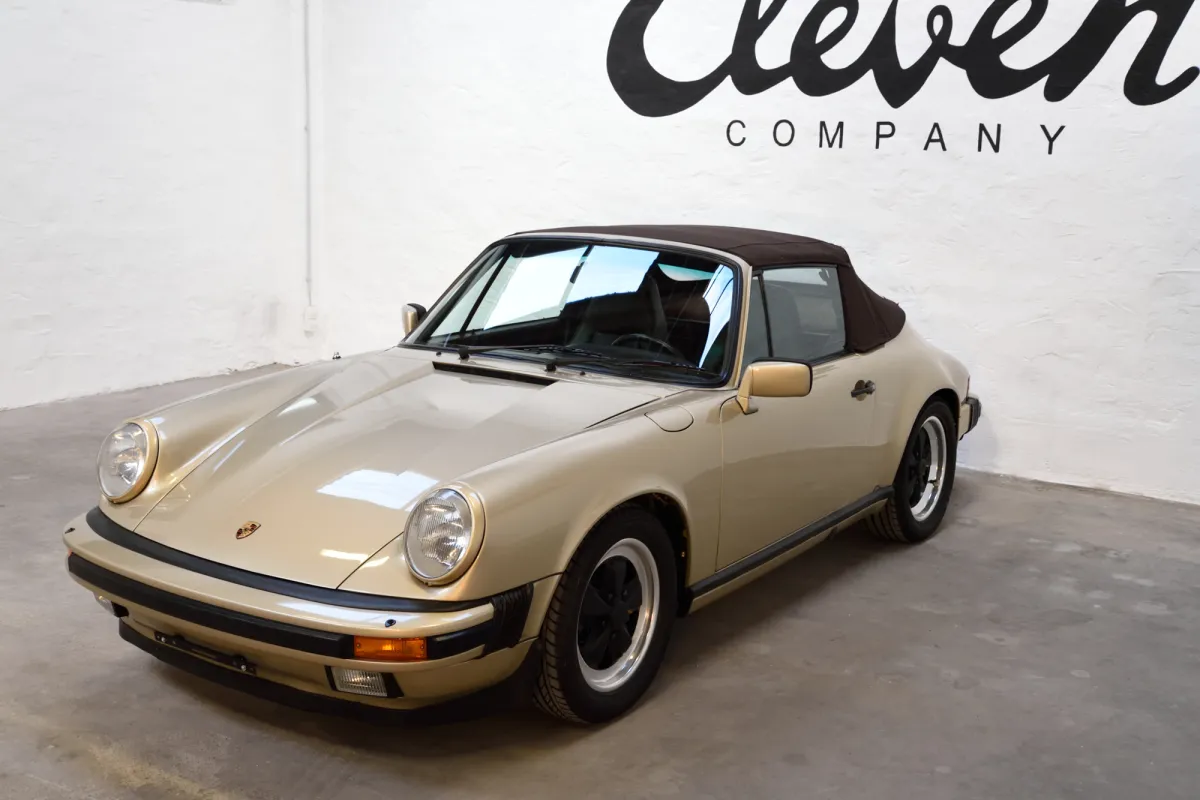 Porsche 911 light bronze