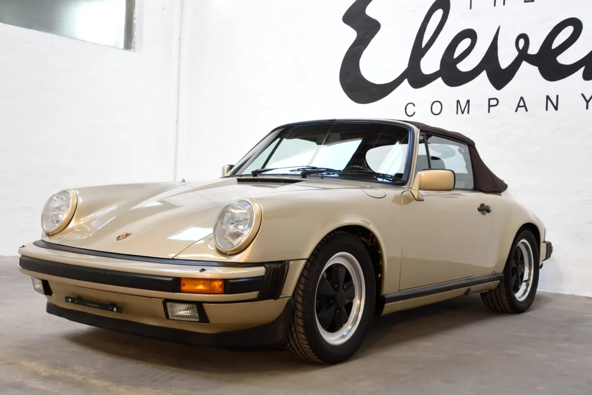 Porsche 911 light bronze