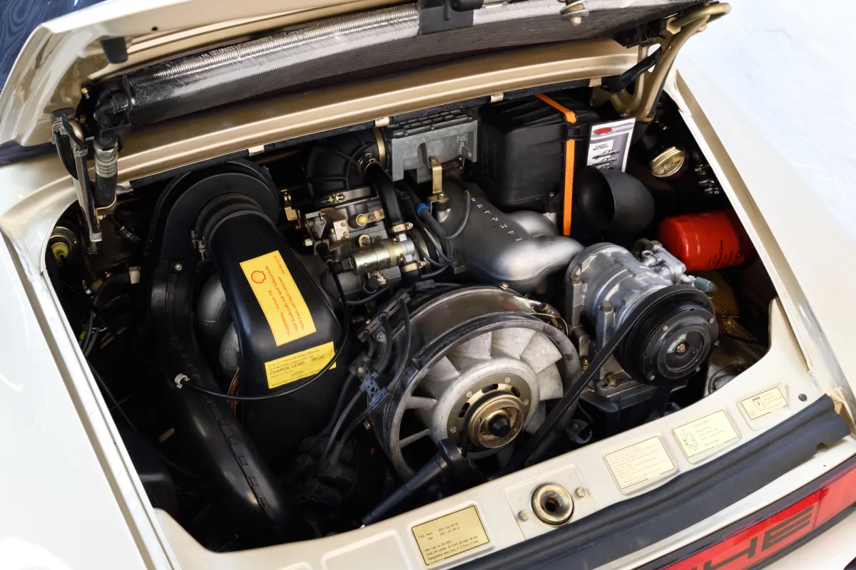 Porsche 911 light bronze