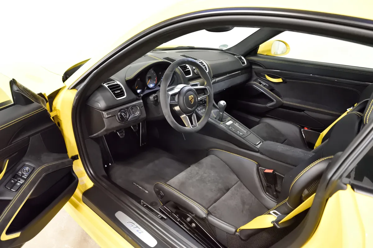 Porsche 981 Cayman GT4