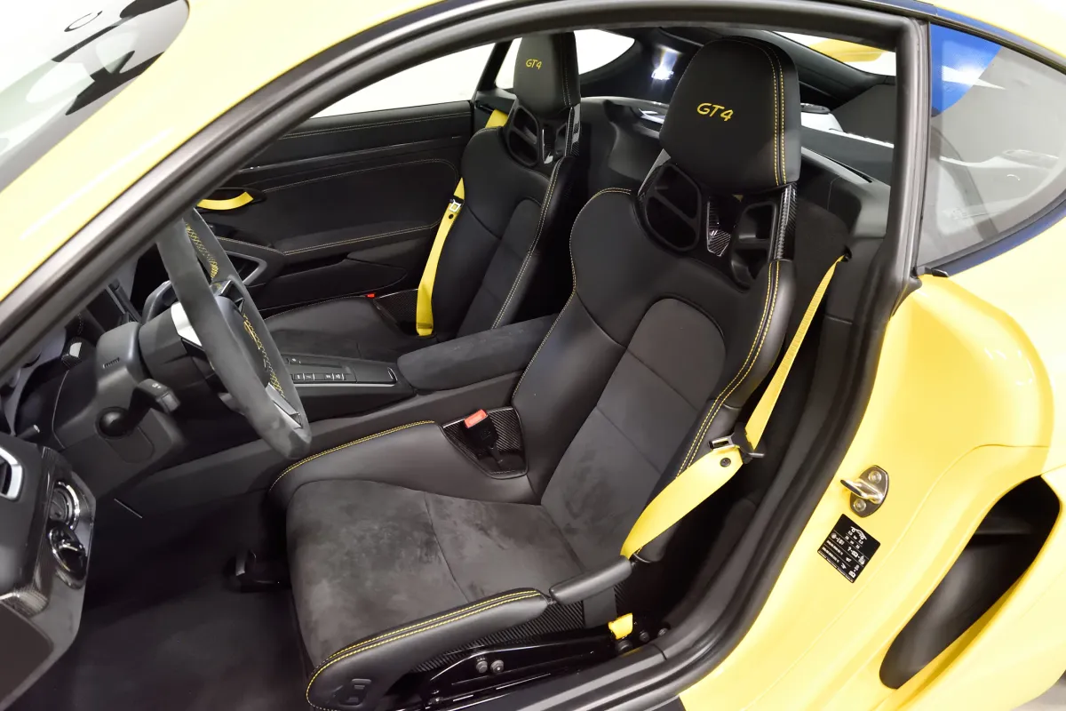 Porsche 981 Cayman GT4