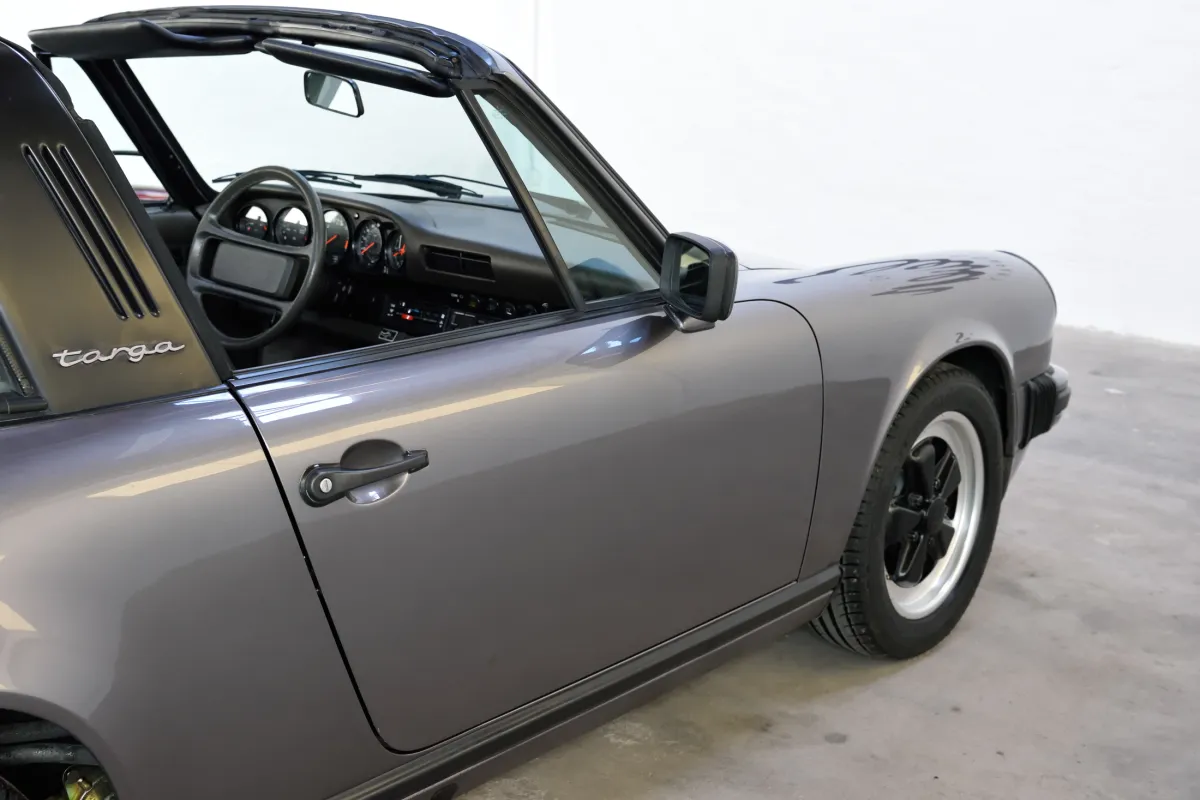 Porsche 911 Carrera 3.2 Targa