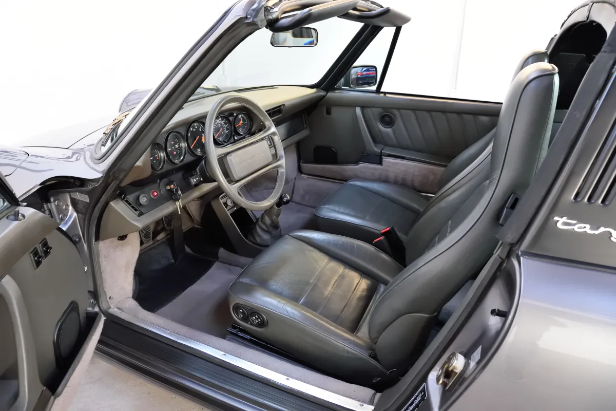 Porsche 911 Carrera 3.2 Targa