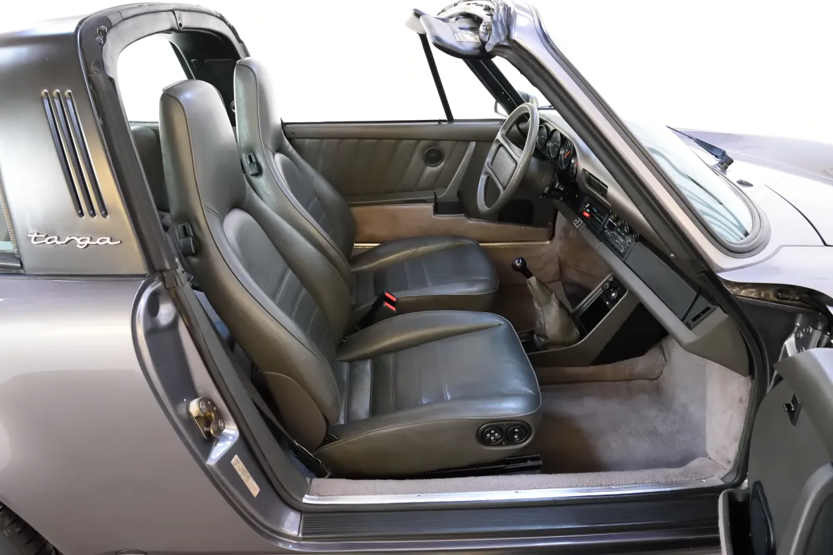 Porsche 911 Carrera 3.2 Targa