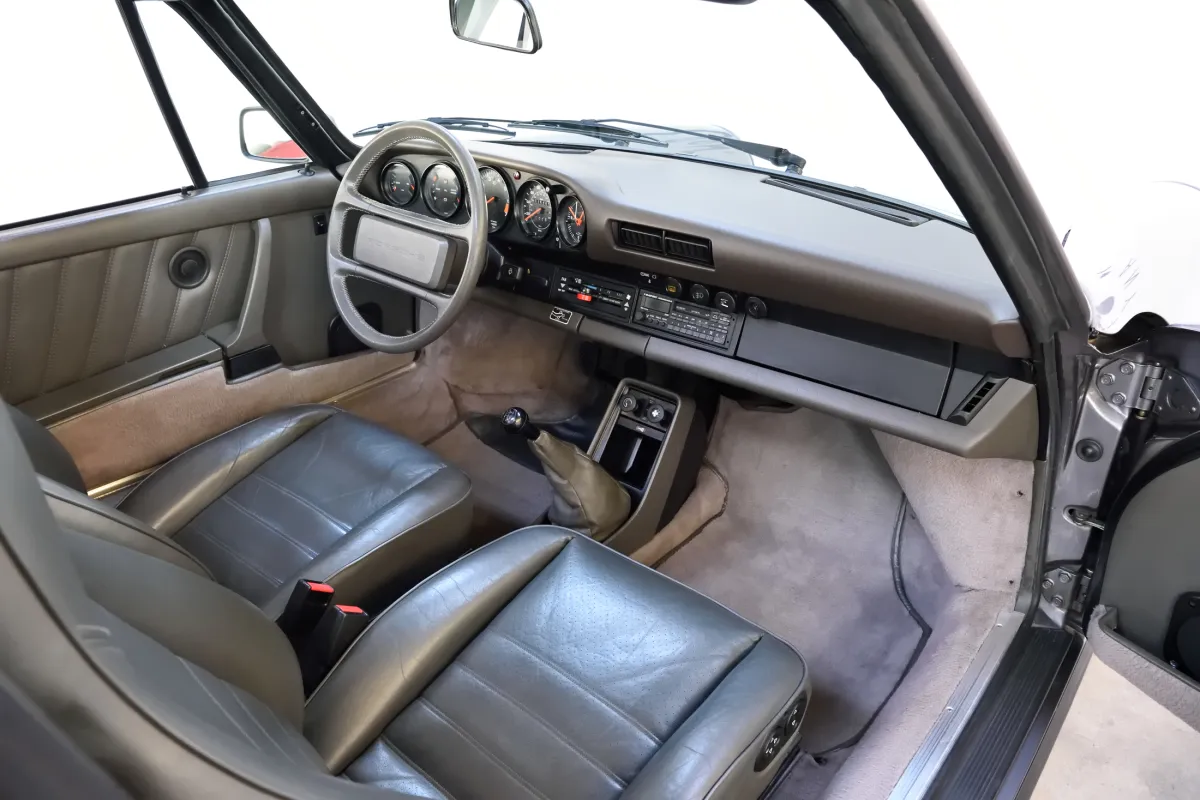 Porsche 911 Carrera 3.2 Targa