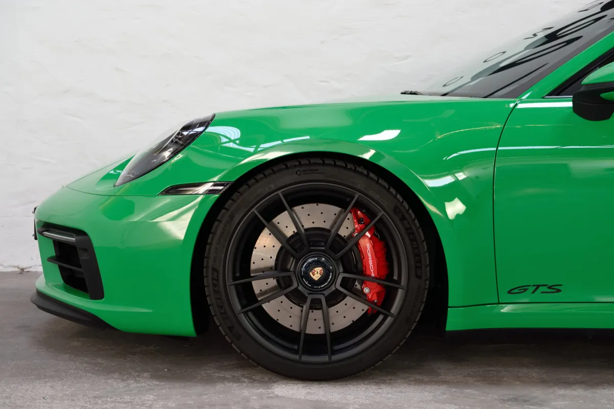 Porsche 992 Carrera GTS