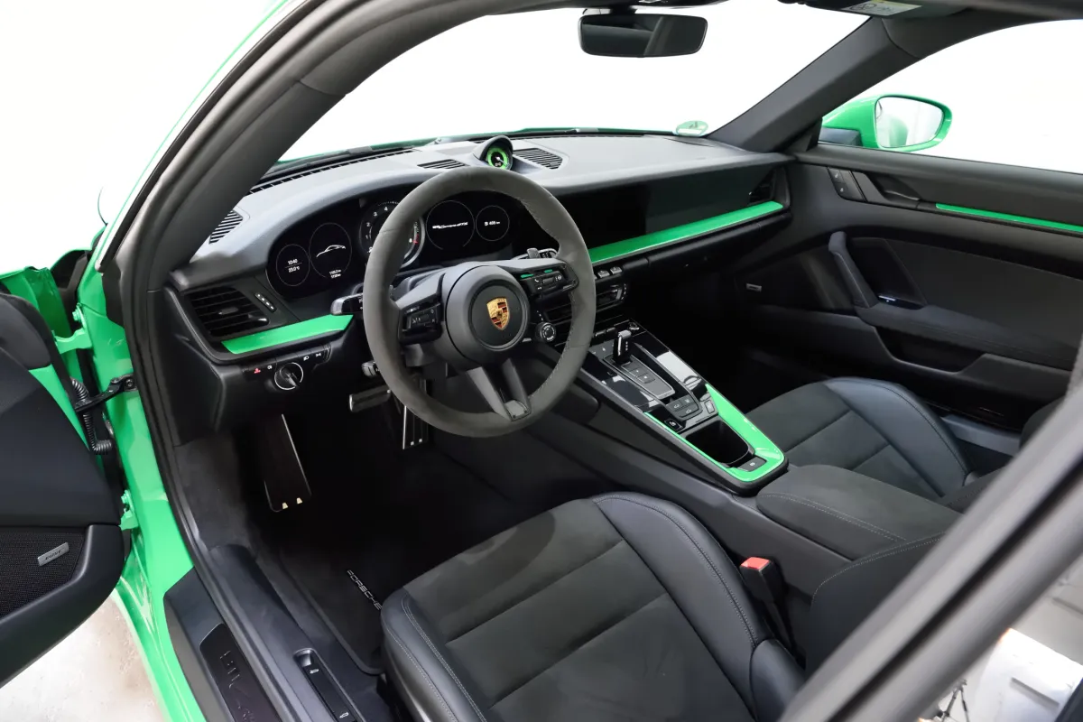 Porsche 992 Carrera GTS