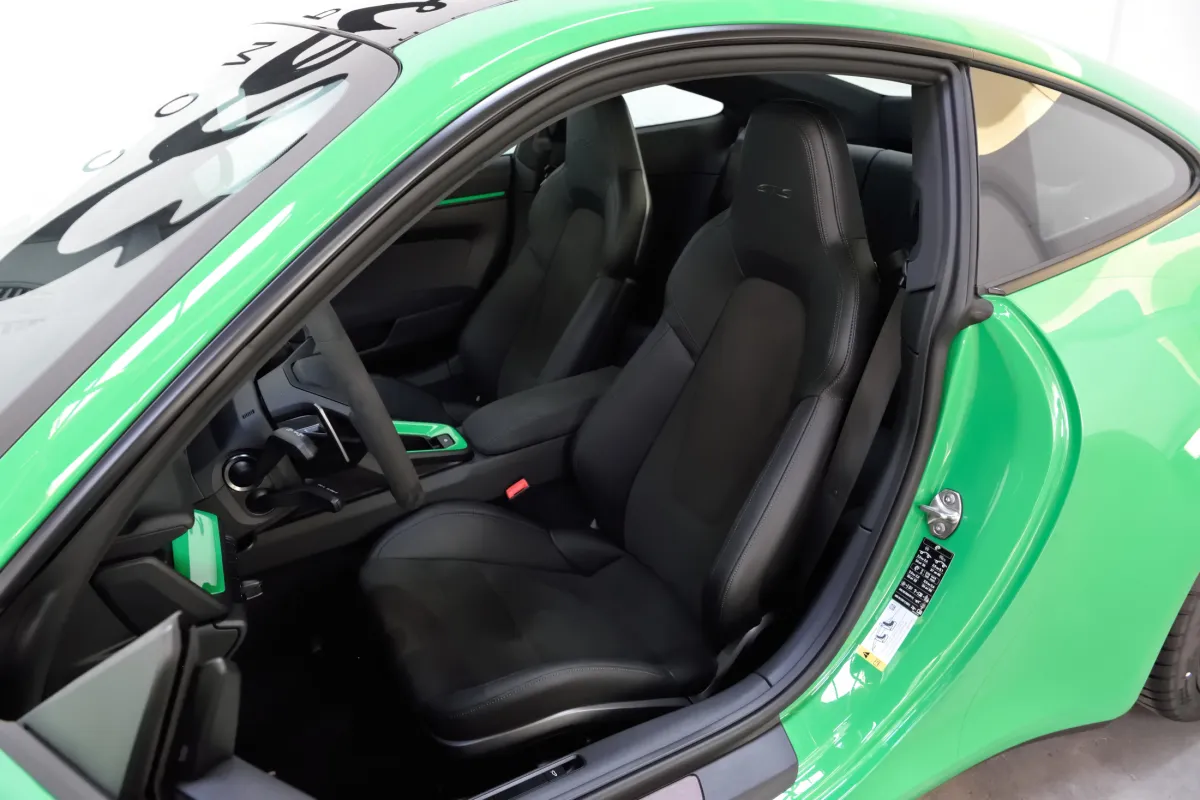 Porsche 992 Carrera GTS
