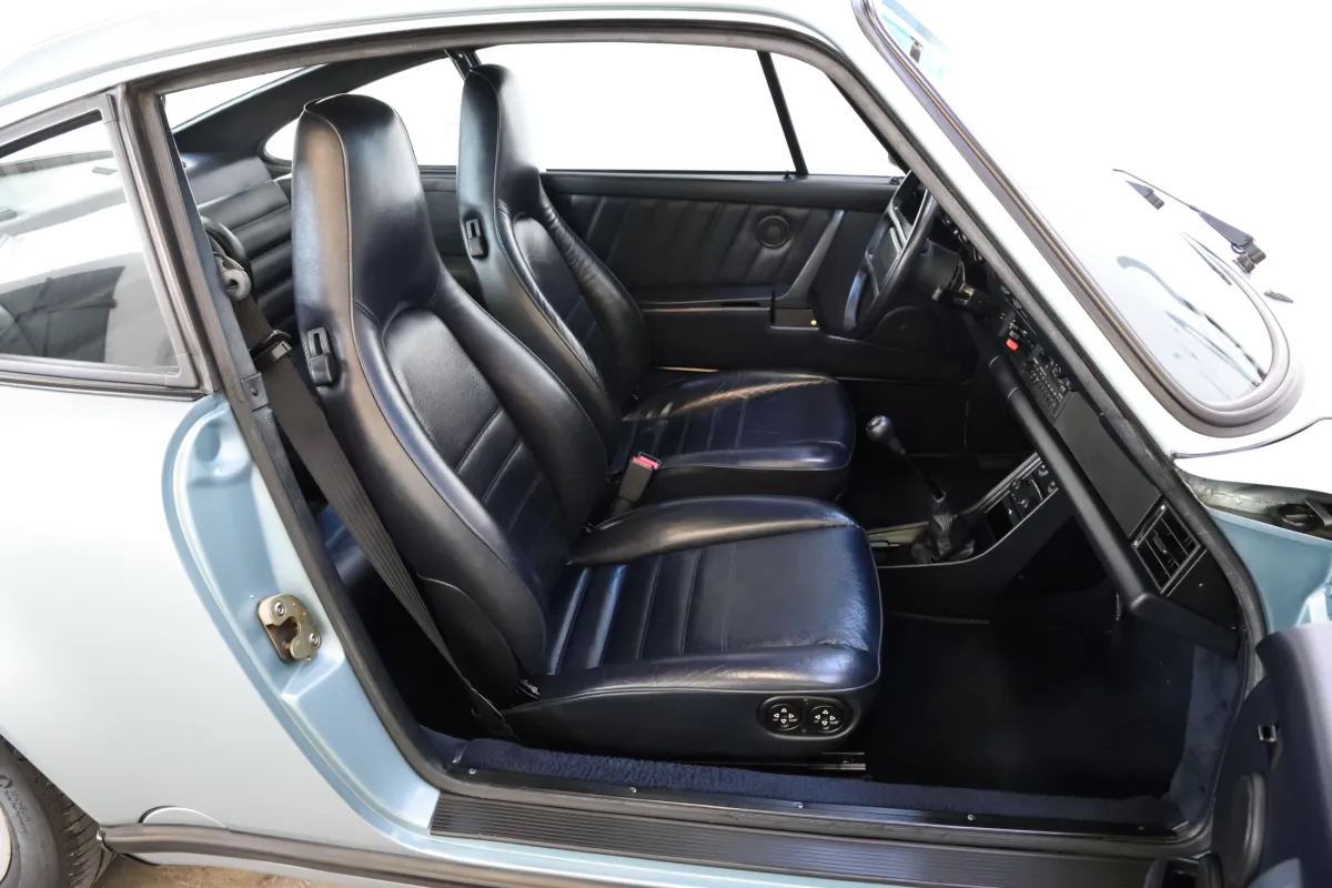 Porsche 911 lagunengrün
