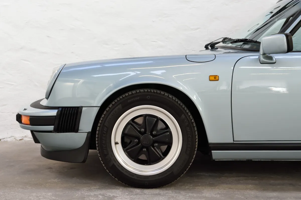 Porsche 911 lagunengrün