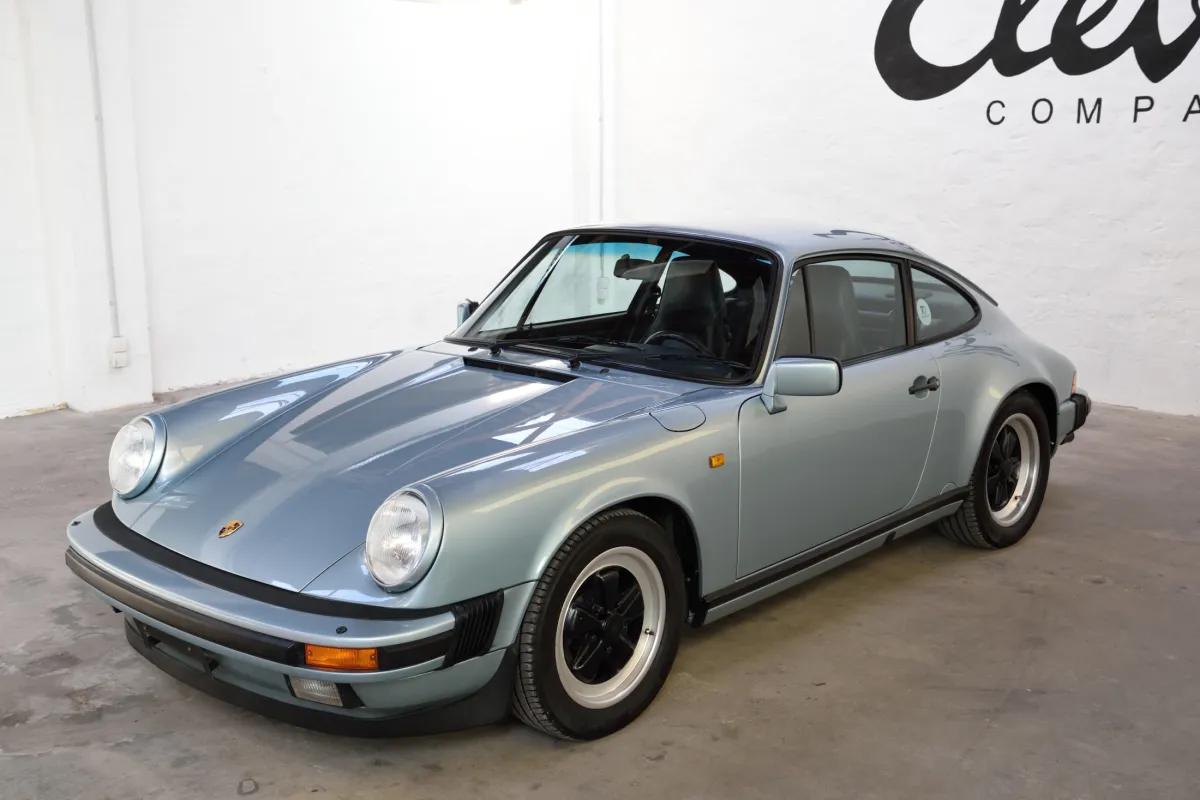 Porsche 911 lagunengrün