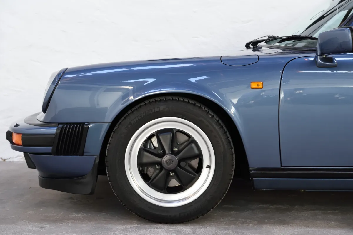 Porsche 911 Carrera 3.2 G50