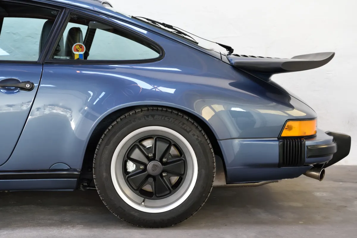 Porsche 911 Carrera 3.2 G50