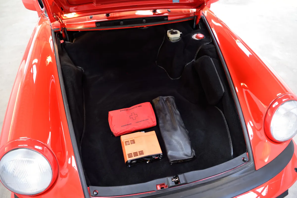 Porsche 911 Carrera 3.2