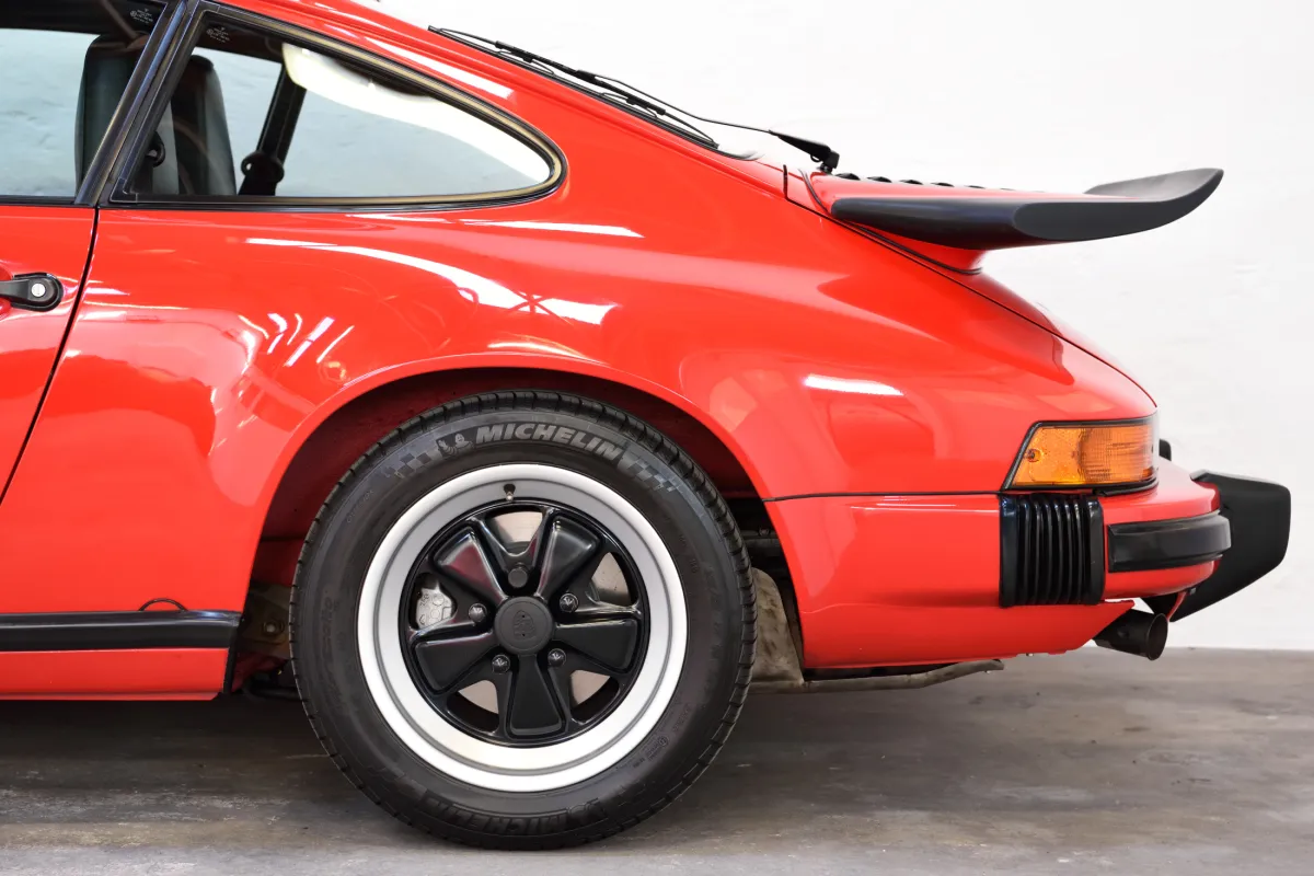 Porsche 911 Carrera 3.2