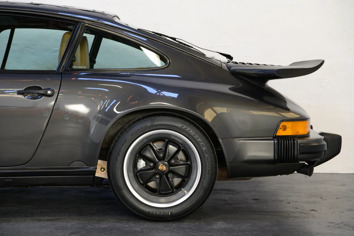 Porsche 911 Carrera G50