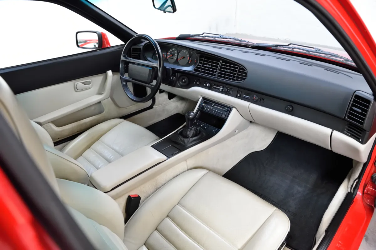 Porsche 944 S2