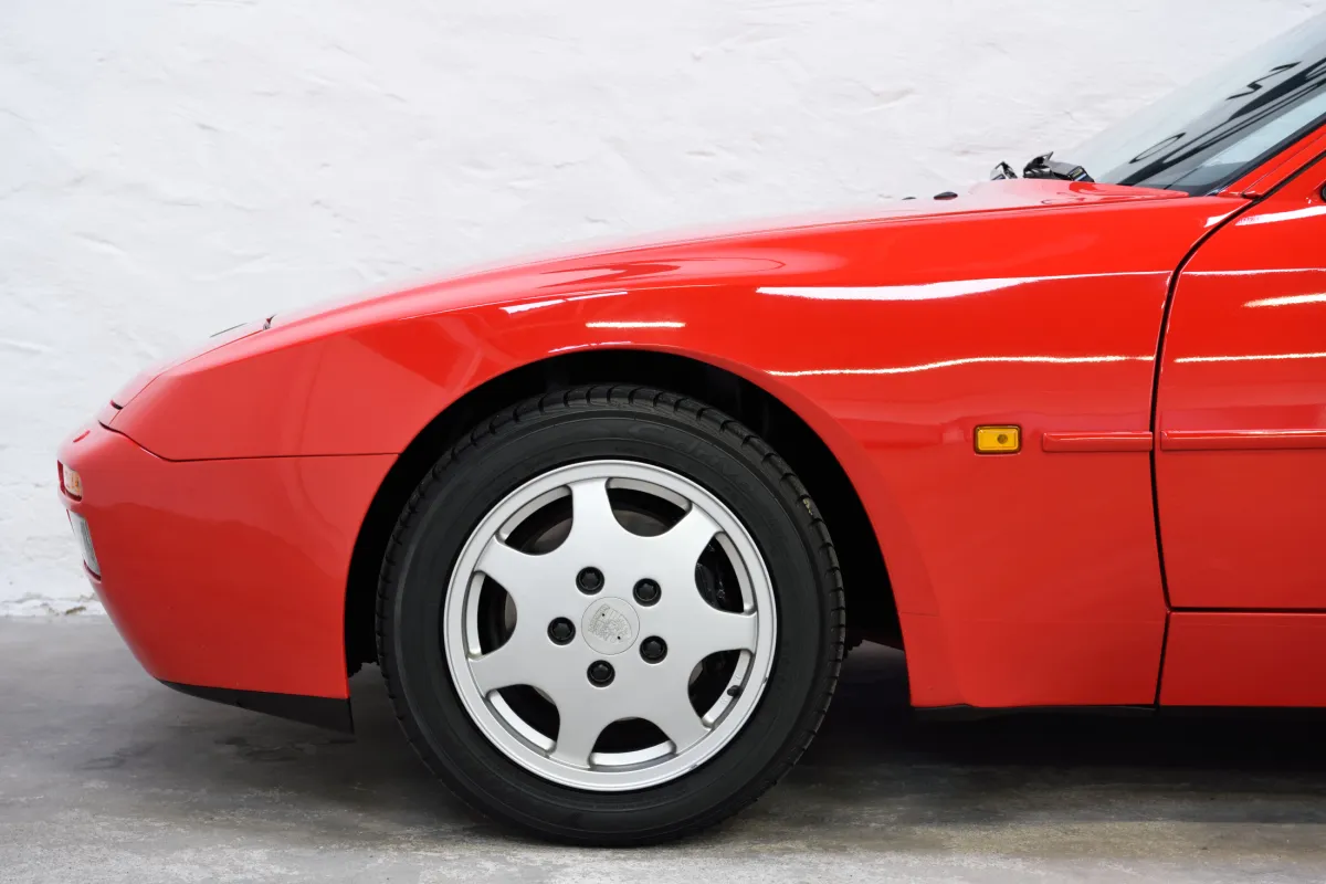 Porsche 944 S2