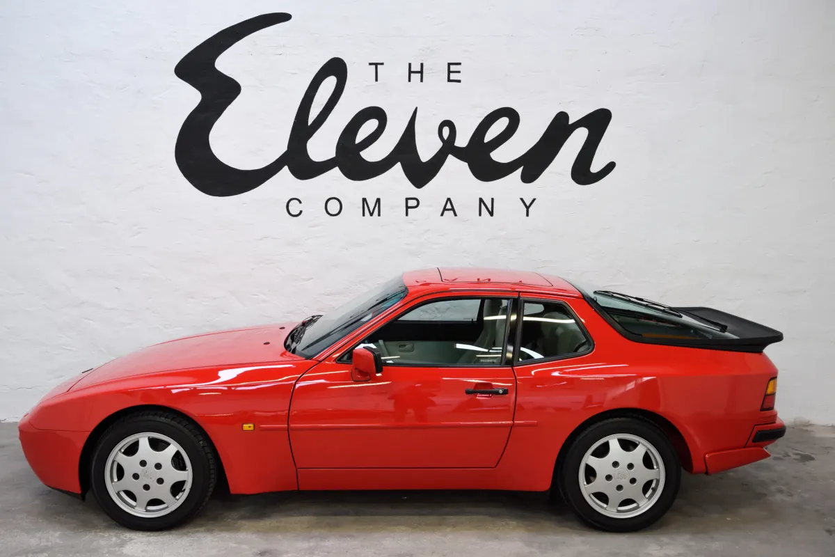 Porsche 944 S2