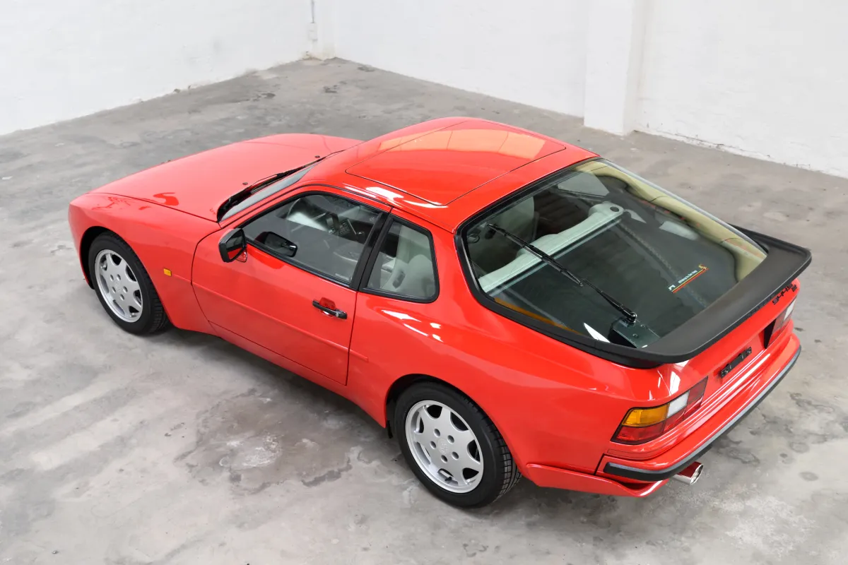 Porsche 944 S2