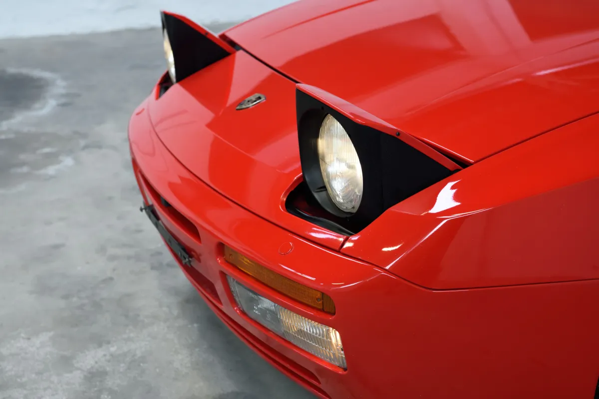 Porsche 944 S2