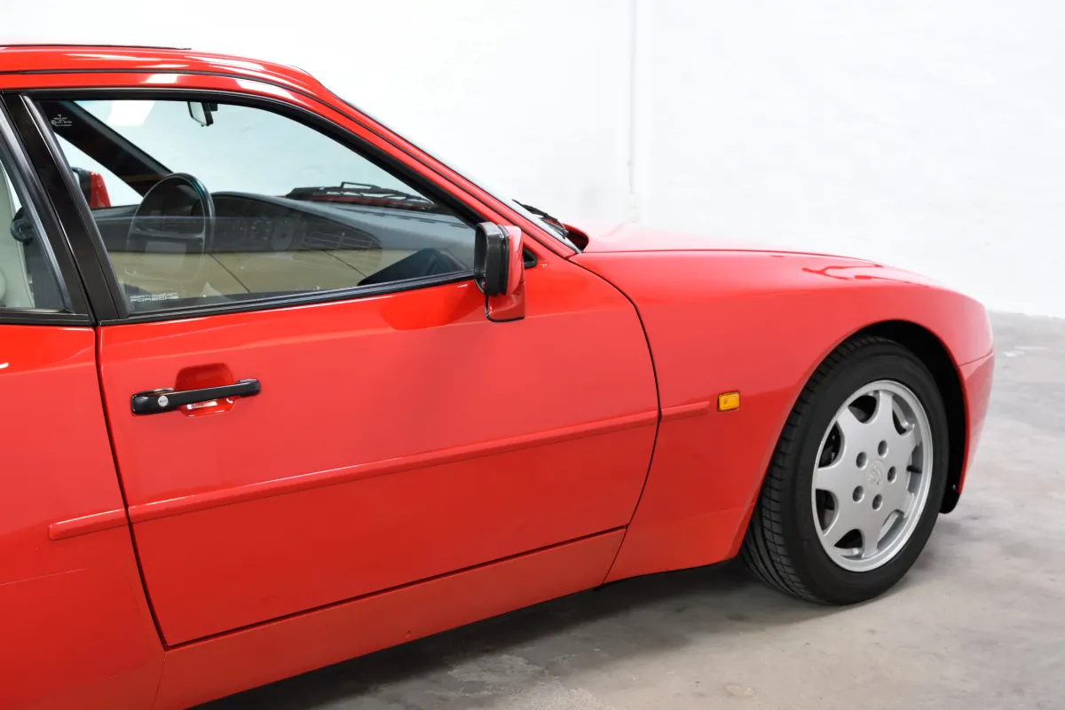 Porsche 944 S2