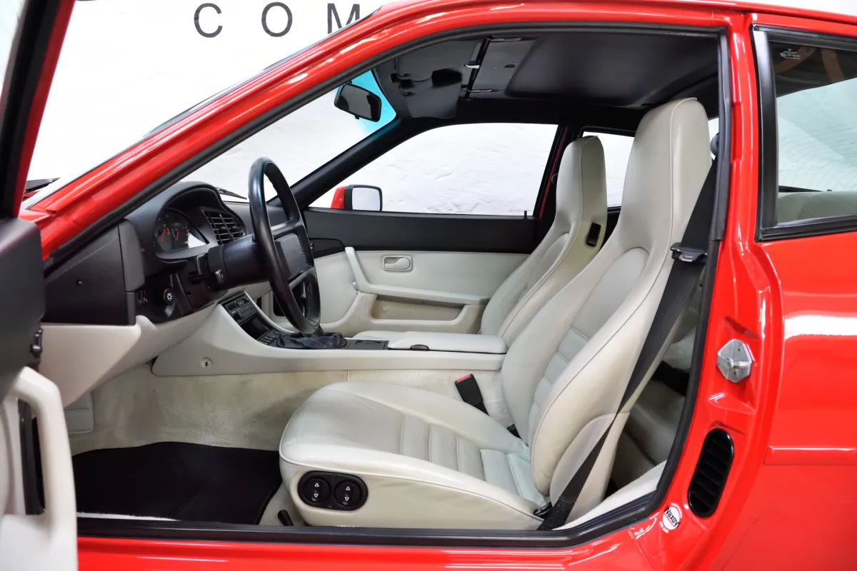Porsche 944 S2