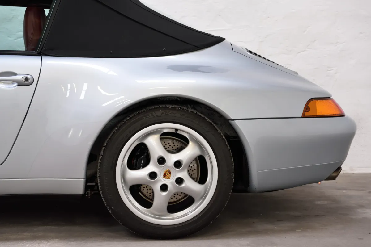 Porsche 993 Carrera Cabriolet