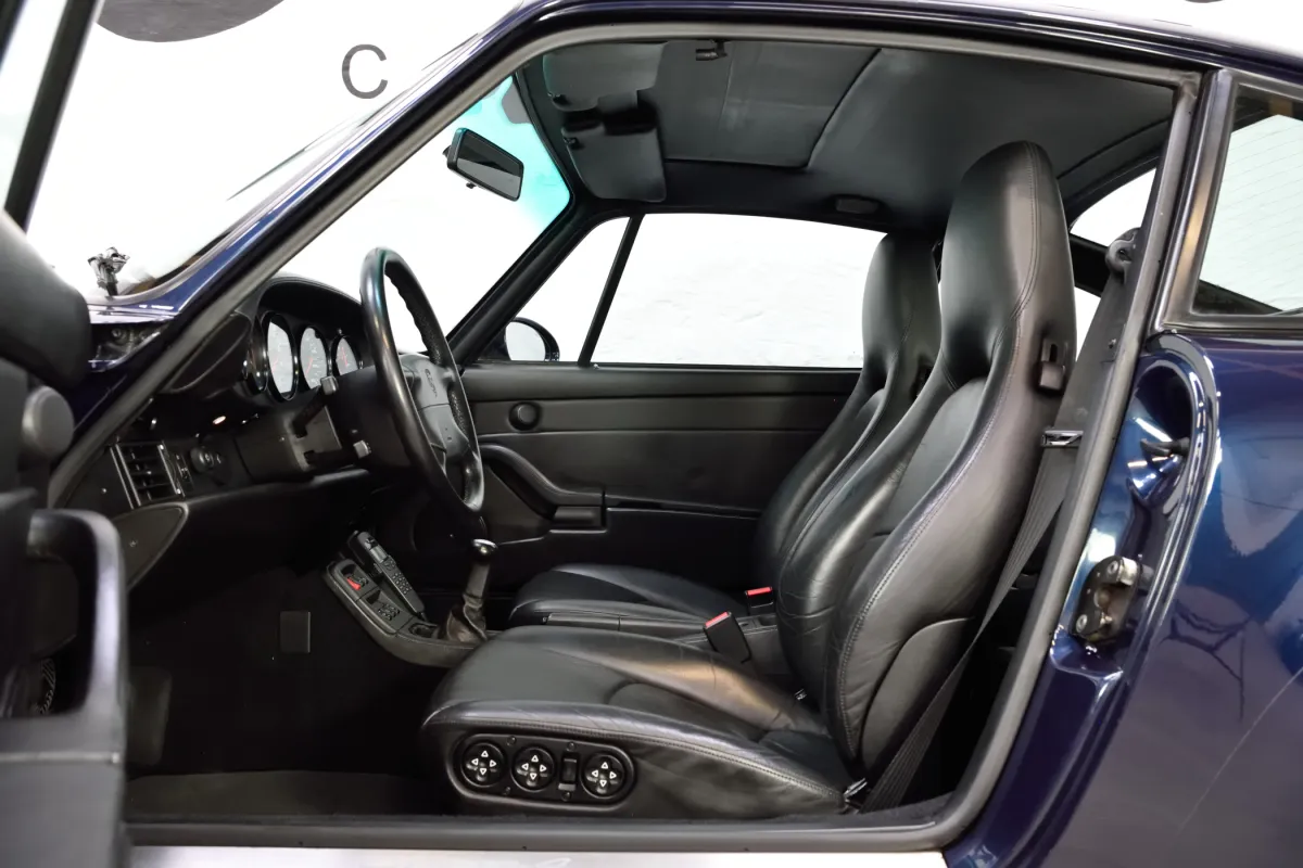Porsche 993 Carrera 4 