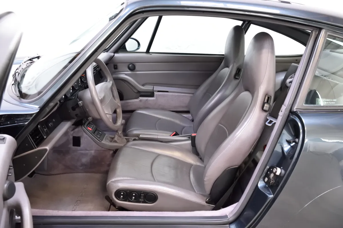 Porsche 993 Carrera aventura
