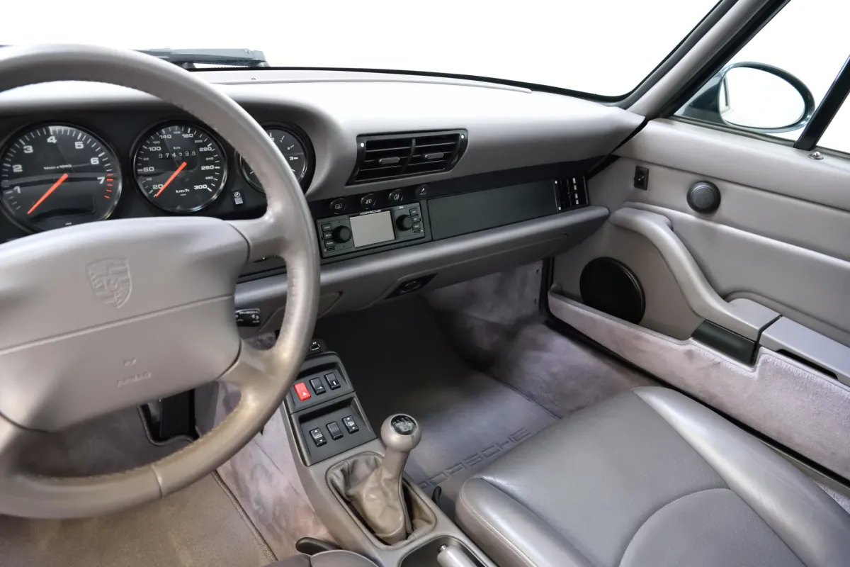 Porsche 993 Carrera aventura
