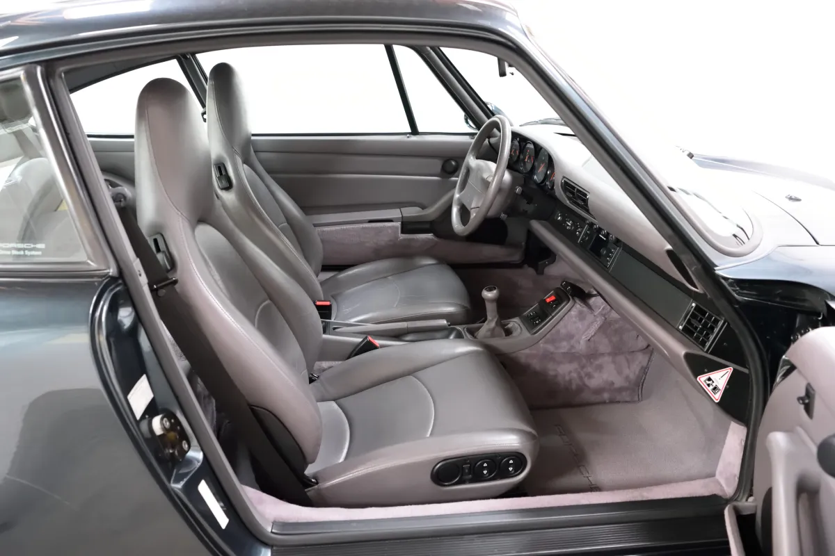 Porsche 993 Carrera aventura